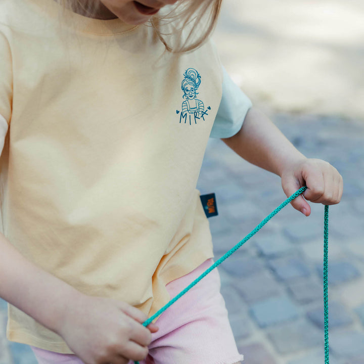 T-Shirt Vorderseite: Mira